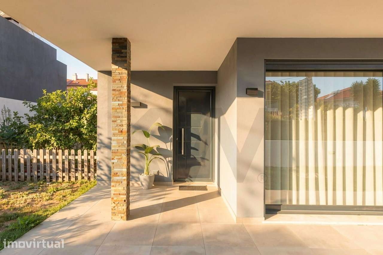 Moradia T3 de Arquitetura Moderna com Piscina - Grande imagem: 4/55
