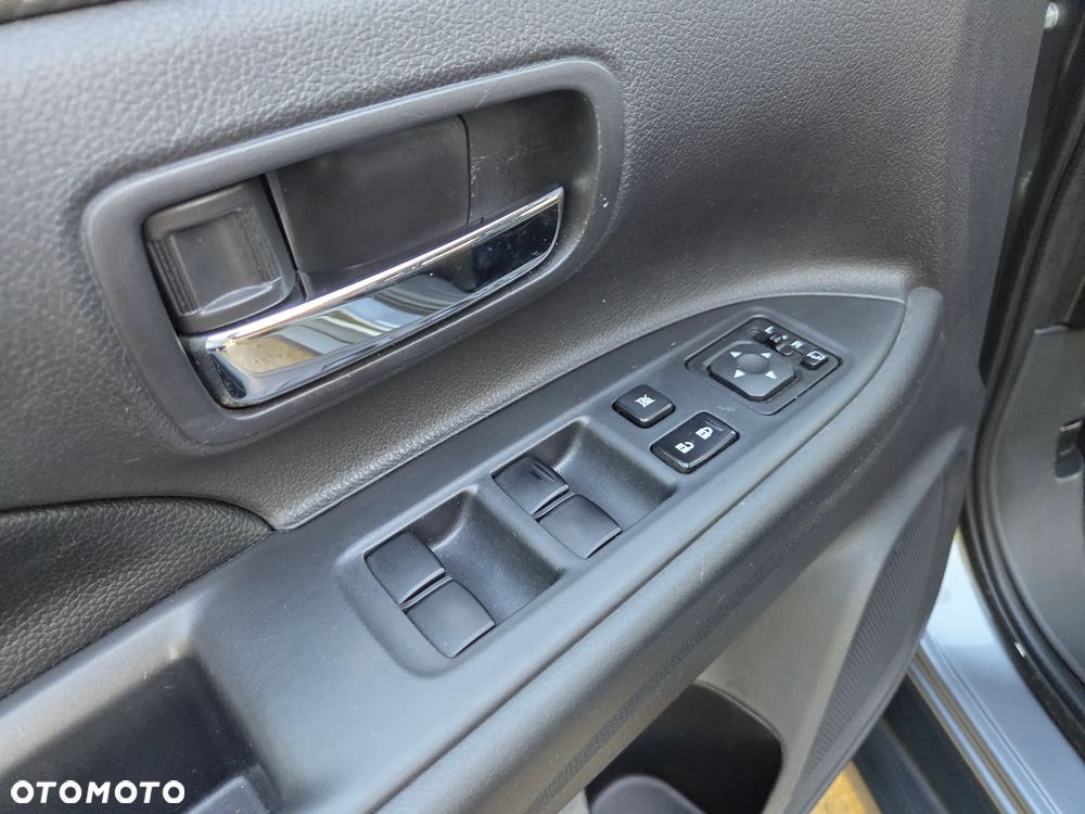 Mitsubishi Outlander 2.0 Intense 4WD CVT - 25
