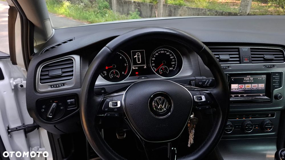 Volkswagen Golf 1.6 TDI BlueMotion Technology Comfortline - 11