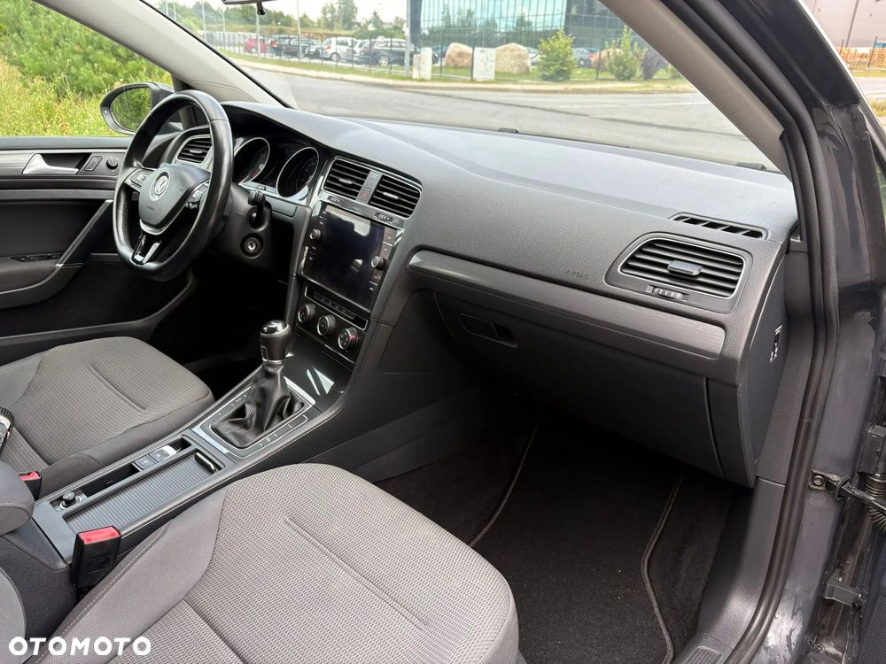 Volkswagen Golf 1.6 TDI BlueMotion Technology Comfortline - 21