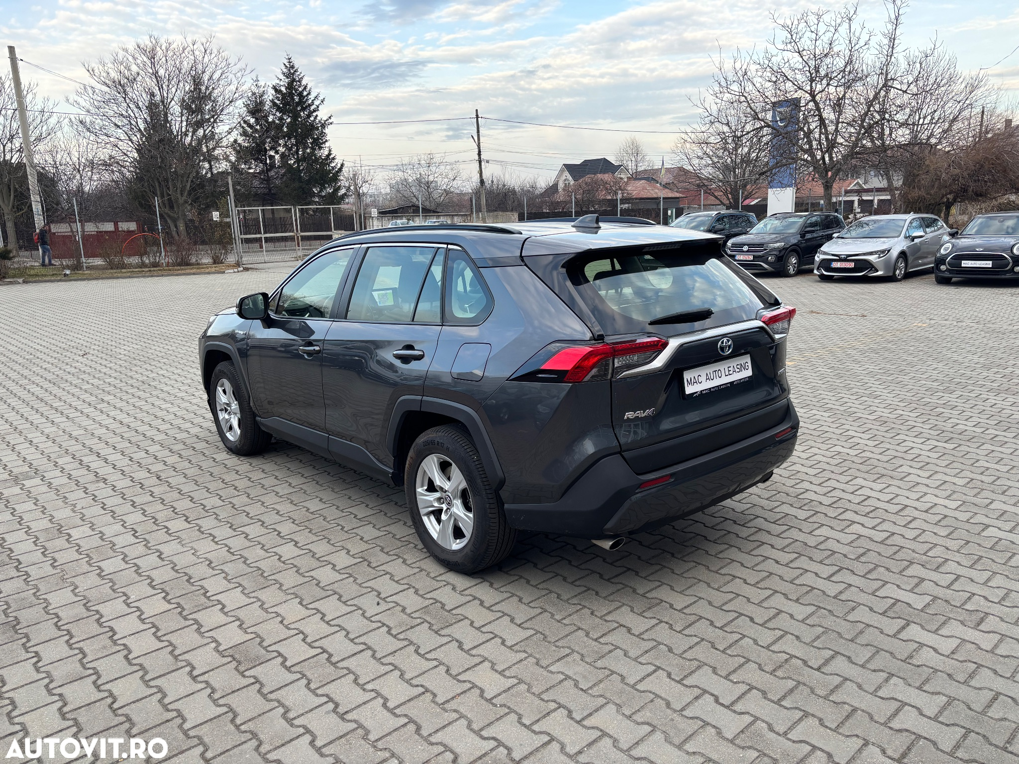 Toyota RAV4 - 6