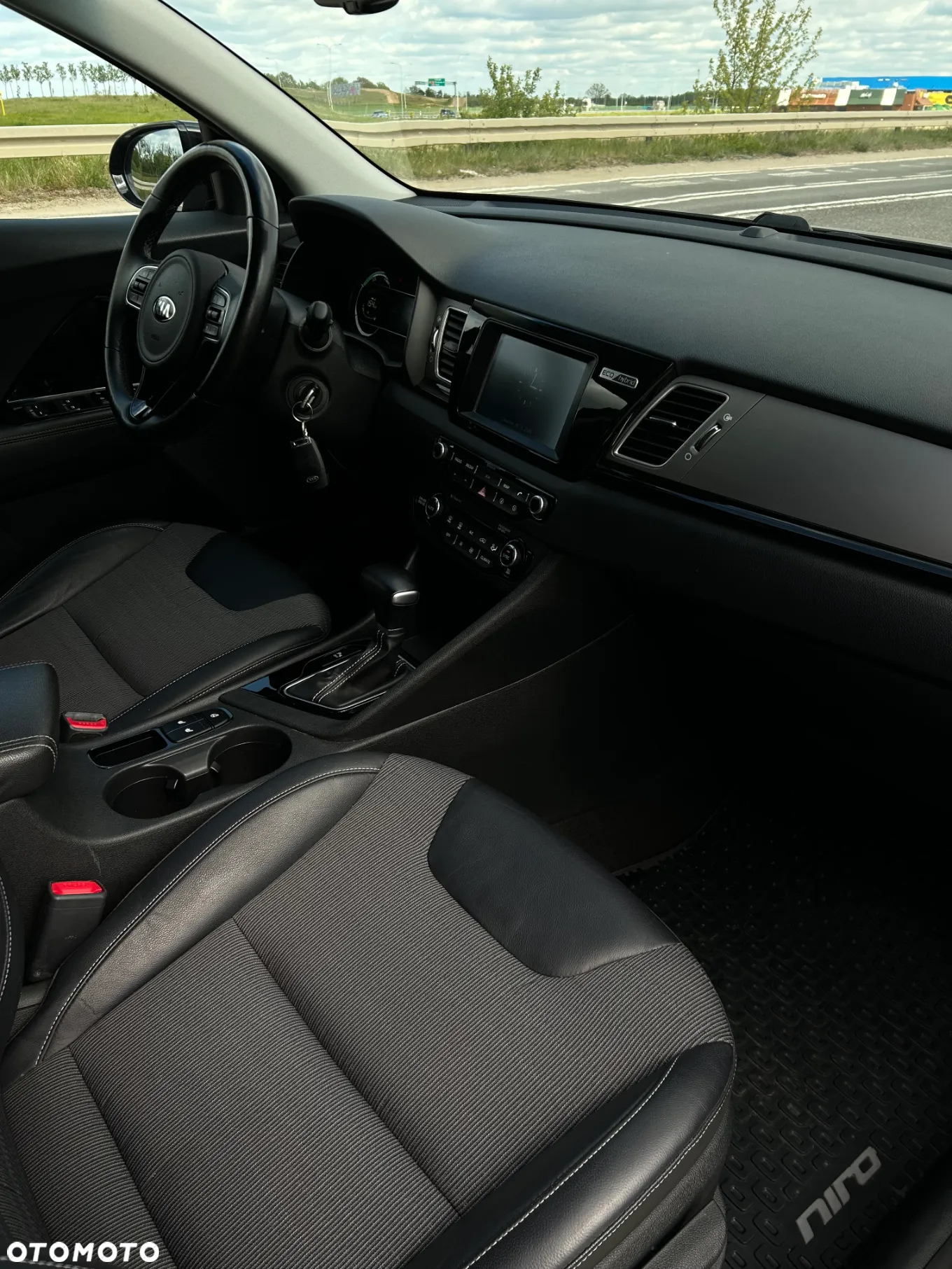Kia Niro 1.6 GDI Hybrid M - 14