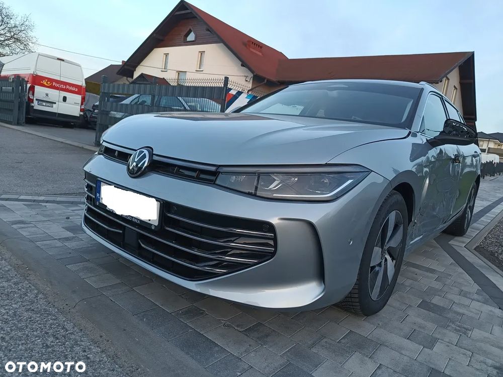 Volkswagen Passat - 1