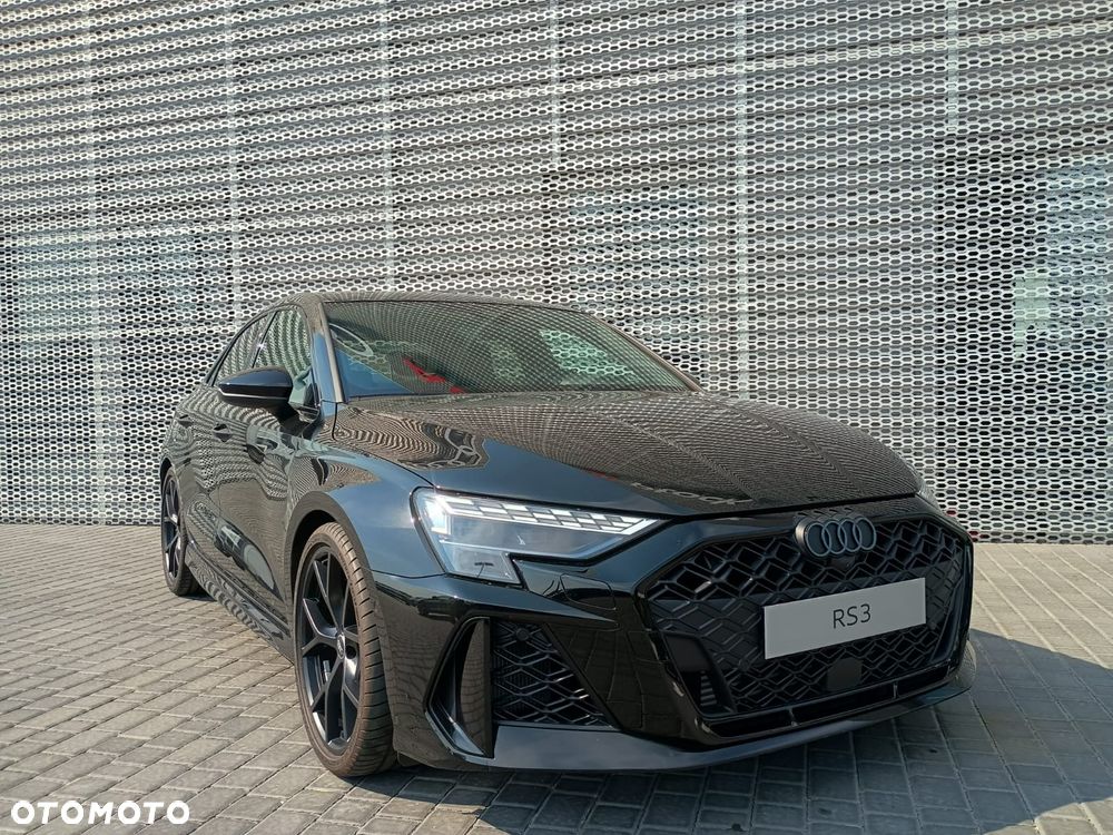 Audi RS3 Limousine - 3