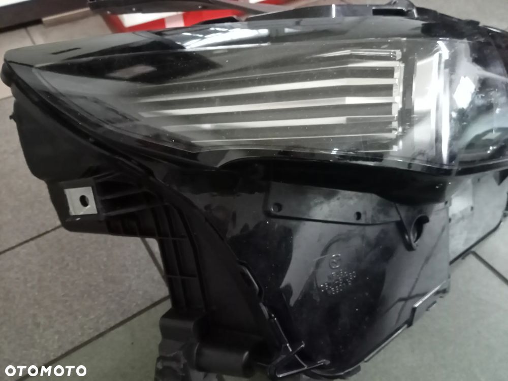 lampa prawa przód mazda cx30 dgj151030 - 2