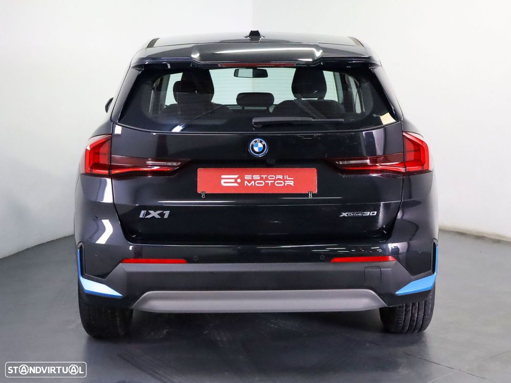 BMW iX1 xDrive30 - 5