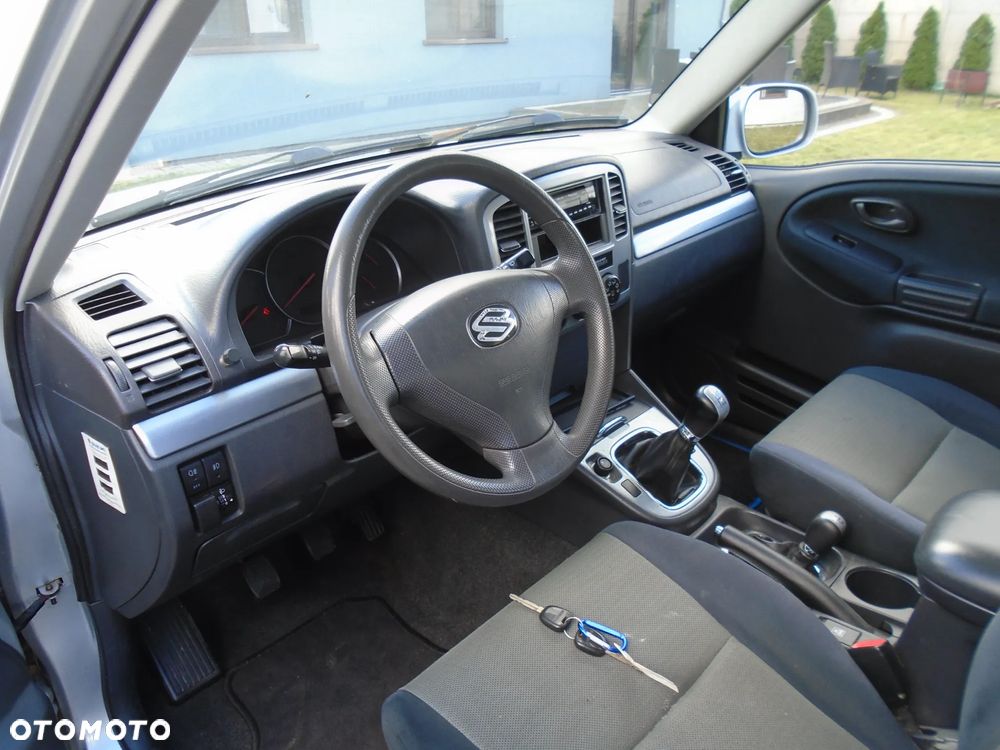 Suzuki Grand Vitara 2.0 - 12