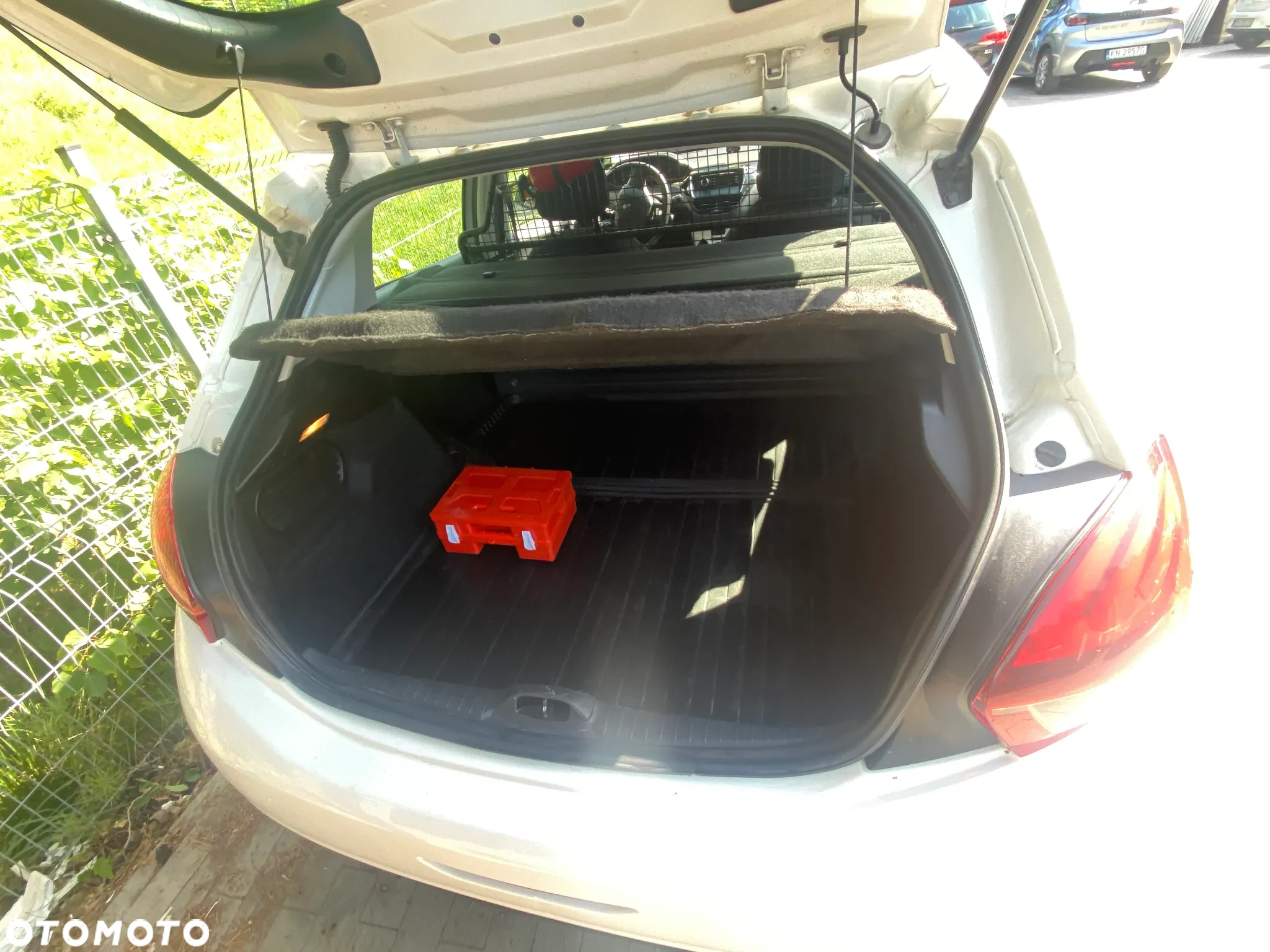 Peugeot 208 - 23