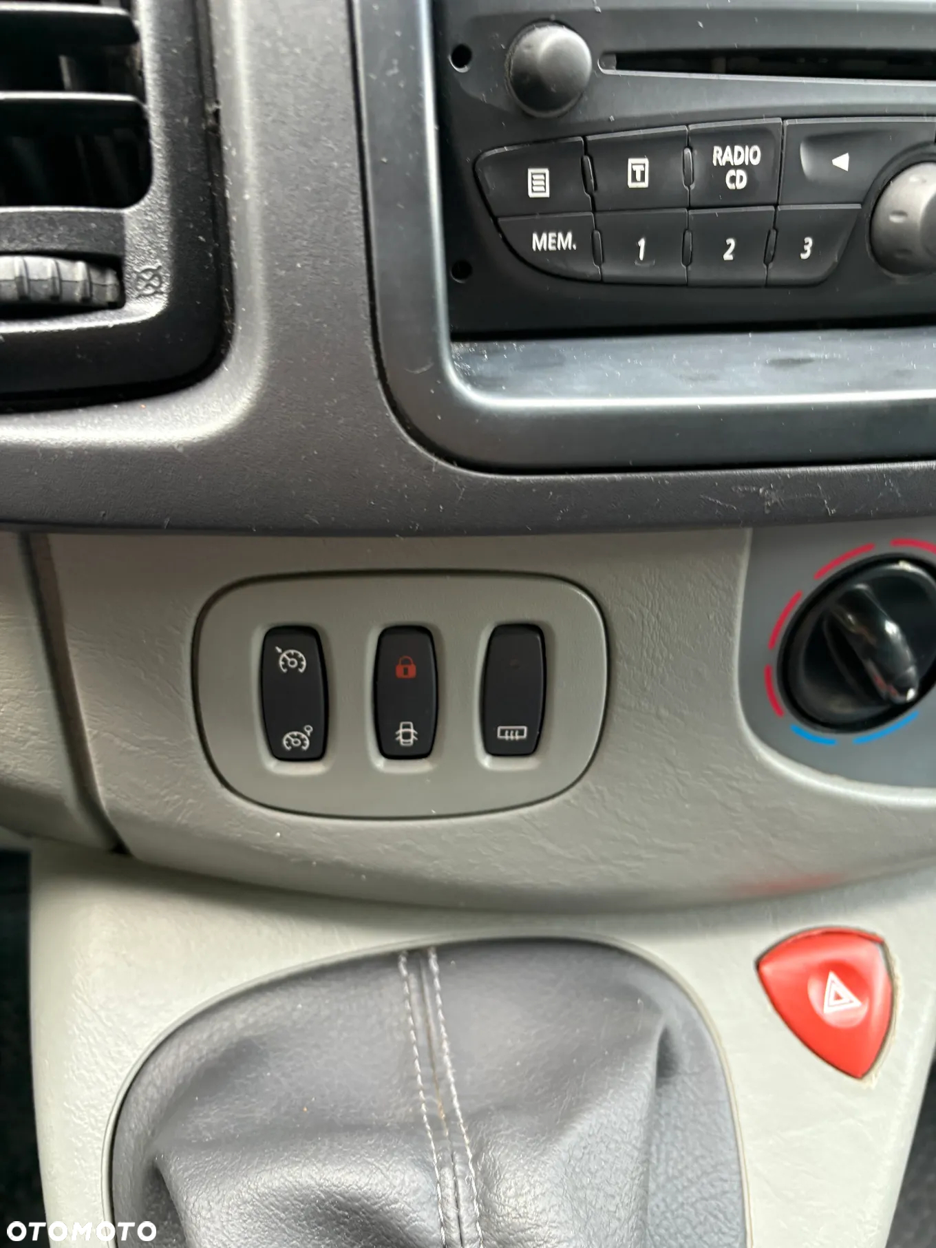 Renault Trafic - 16