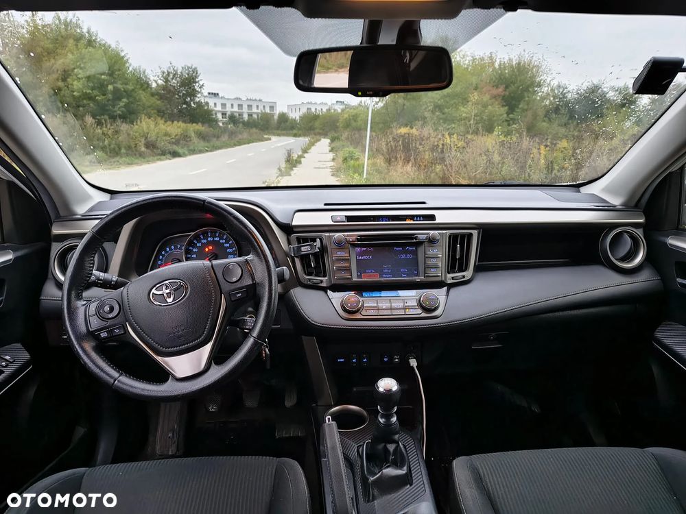 Toyota RAV4 - 6