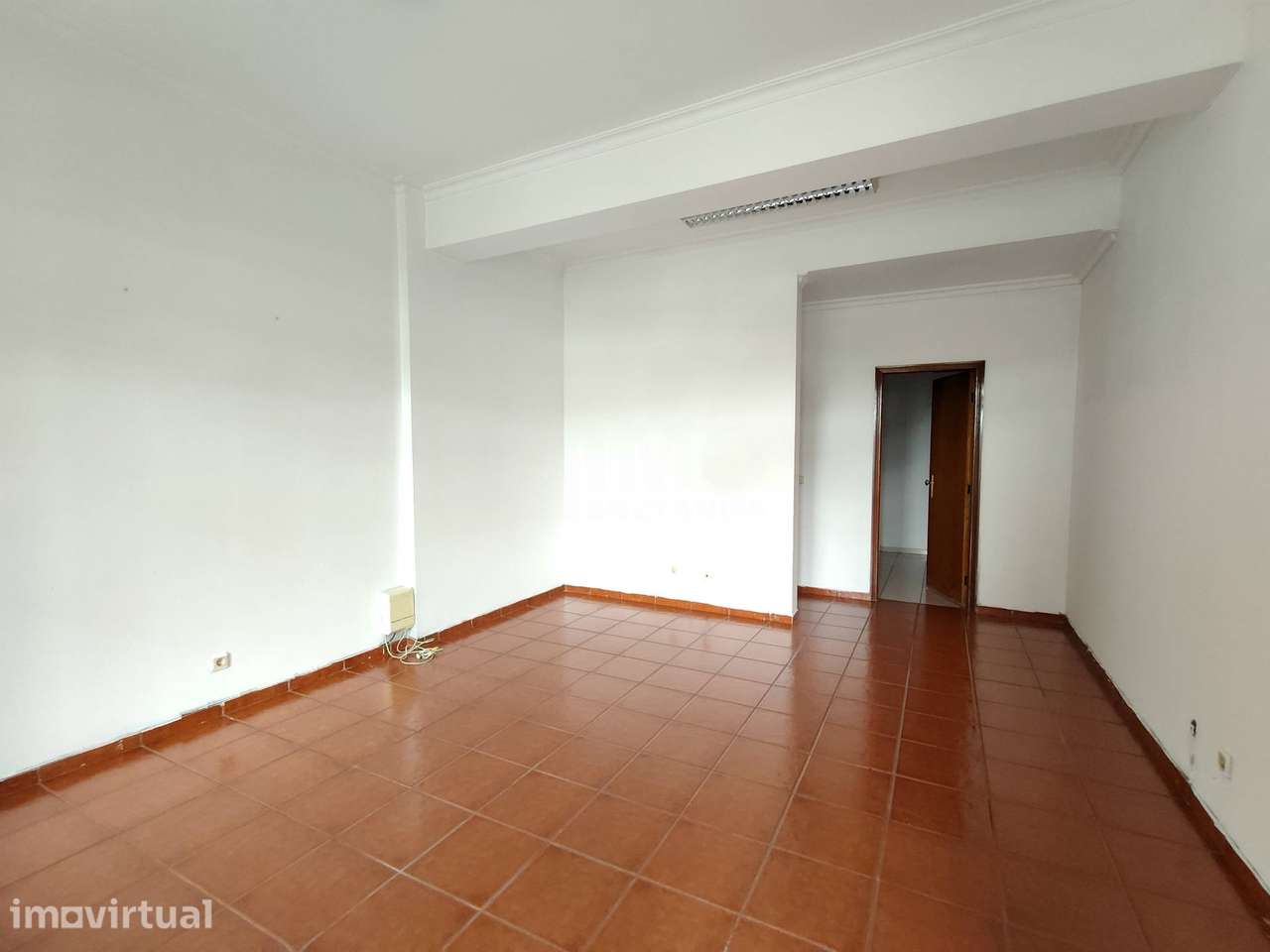 Loja - Centro da Covilhã - Ideal p/ Transformar em Habitação - Grande imagem: 2/11