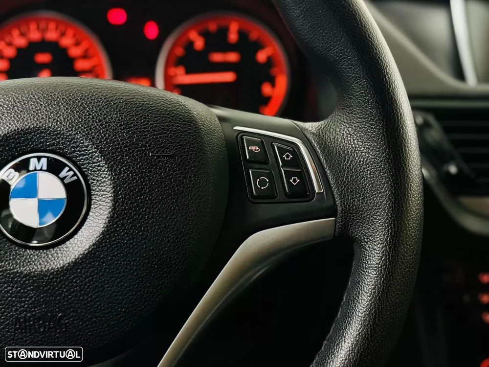 BMW X1 16 d sDrive Line Sport - 38