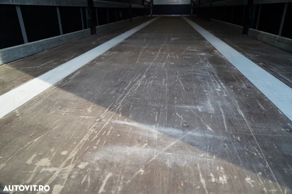 Schwarzmuller CORTINĂ / STANDARD / ACOPERIȘ RIDICAT / AXĂ RIDICATĂ / SAF - 19