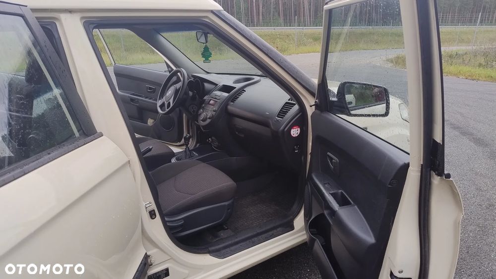 Kia Soul 1.6 L - 11