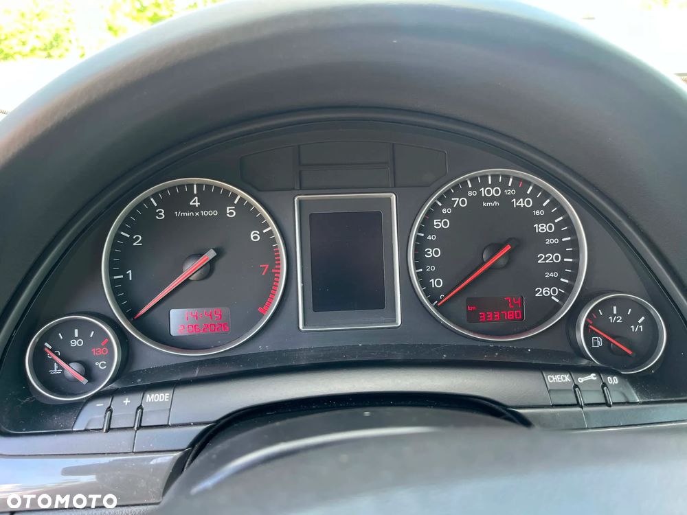 Audi A4 Limousine - 11