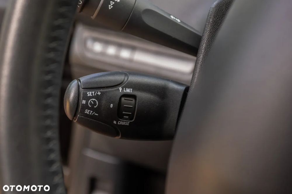 Peugeot 208 e-HDi 115 Stop&Start Allure - 25