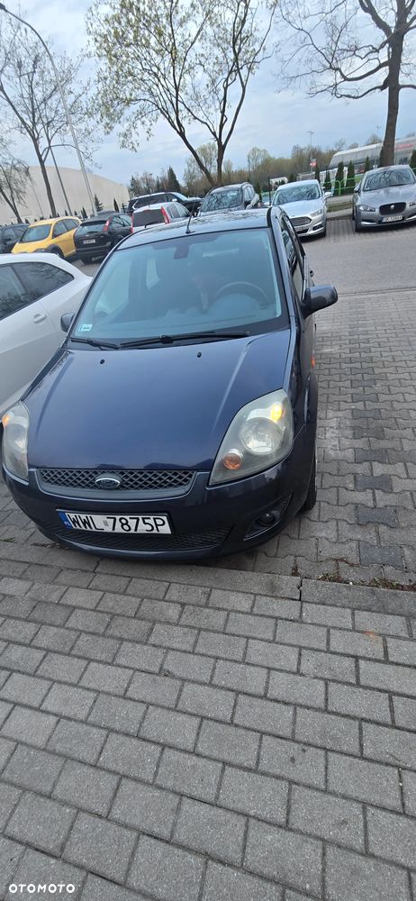 Ford Fiesta 1.4 Ambiente - 1