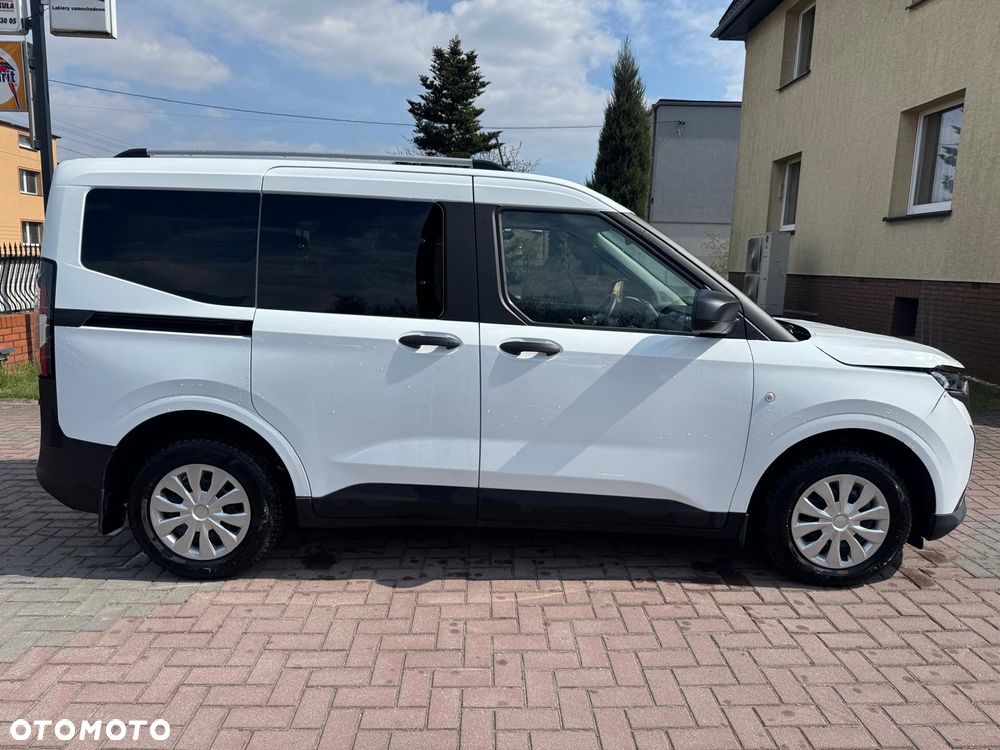 Ford Tourneo Courier 1.5 TDCi S&S Ambiente - 4