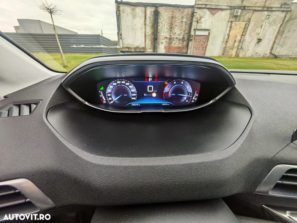 Peugeot 3008 1.6 BlueHDI S&S EAT6 Allure - 9