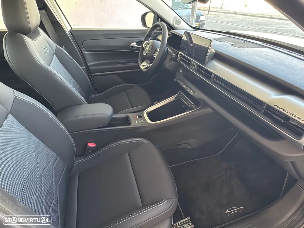Jeep Avenger 1.2 e-Hybrid Altitude DCT - 15