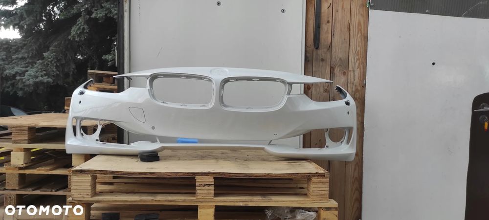 zderzak przód przedni bmw 3 f30 f31 przedlift x4 pdc pod czujniki xenon spryskiwacze 10.11-05.15 475 – Black Sapphire Metallic, A83 – Glaciersilver Metallic, A300 – Alpine White III, A96 – Mineral White Metallic, X10 – Tanzanite Blue II Metallic (Individual), B45 – Estoril Blue II Metallic, A89 – Imperial Blue Xirallic, 668 – Jet Black, 416 – Carbon Black Metallic, B39 – Mineralgrau Metallic, A96 – Mineral White Metallic, 416 – Carbon Black Metallic, X02 – Citrin Black Metallic (Individual), A75 – Melbourne Red Metallic, A92 – Orion Silver Metallic, C10 – Mediterranean Blue Metallic, C08 – Jucaro Beige Metallic, A76 – Deep Sea Blue Metallic, B39 – Mineralgrau Metallic, B40 – Liquid Blue Metallic, A52 – Space Grey Metallic, B53 – Sparkling Brown Metallic, B06 – Sunset Orange Metallic, C1X – Phytonic Blue Metallic, B65 – Mineral Blue Metallic, A17 – Havanna Metallic - 1