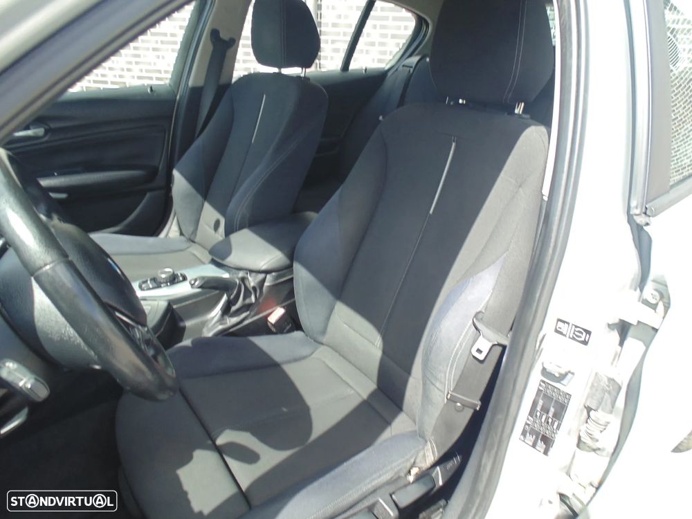 BMW 118 dA Line Sport - 27