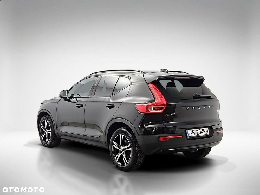 Volvo XC 40 B3 Plus Dark - 4