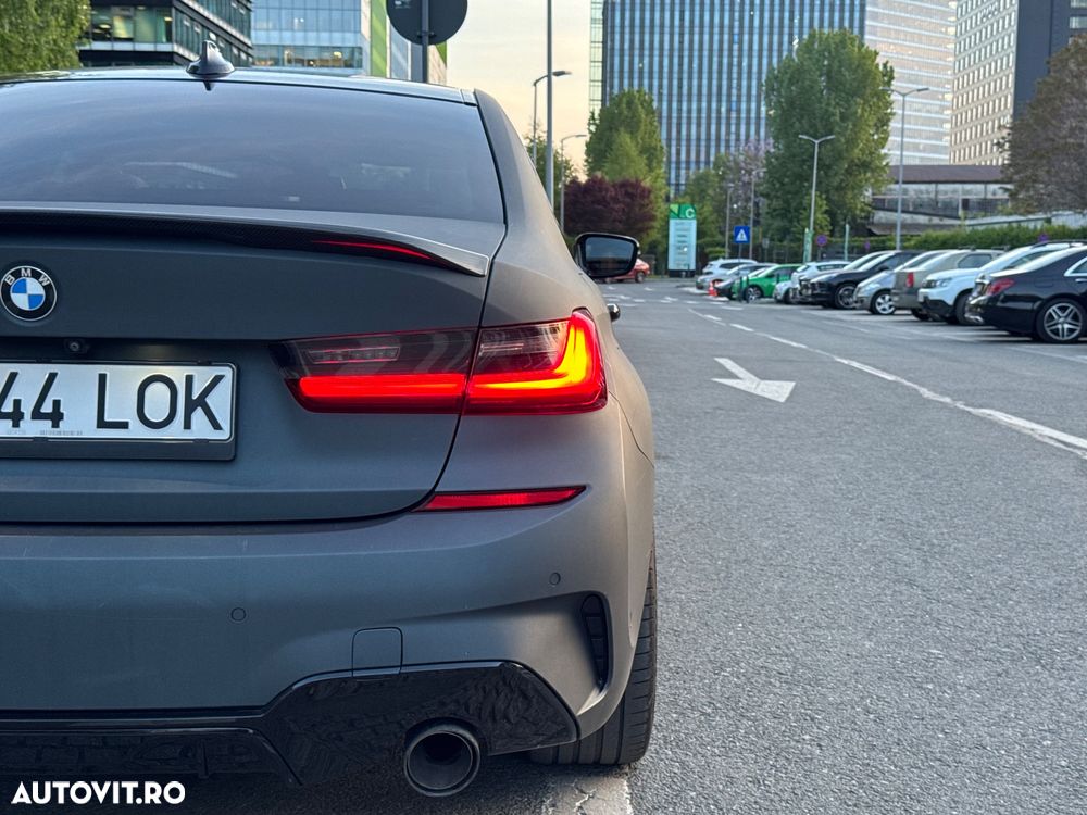 BMW Seria 3 330i AT - 30