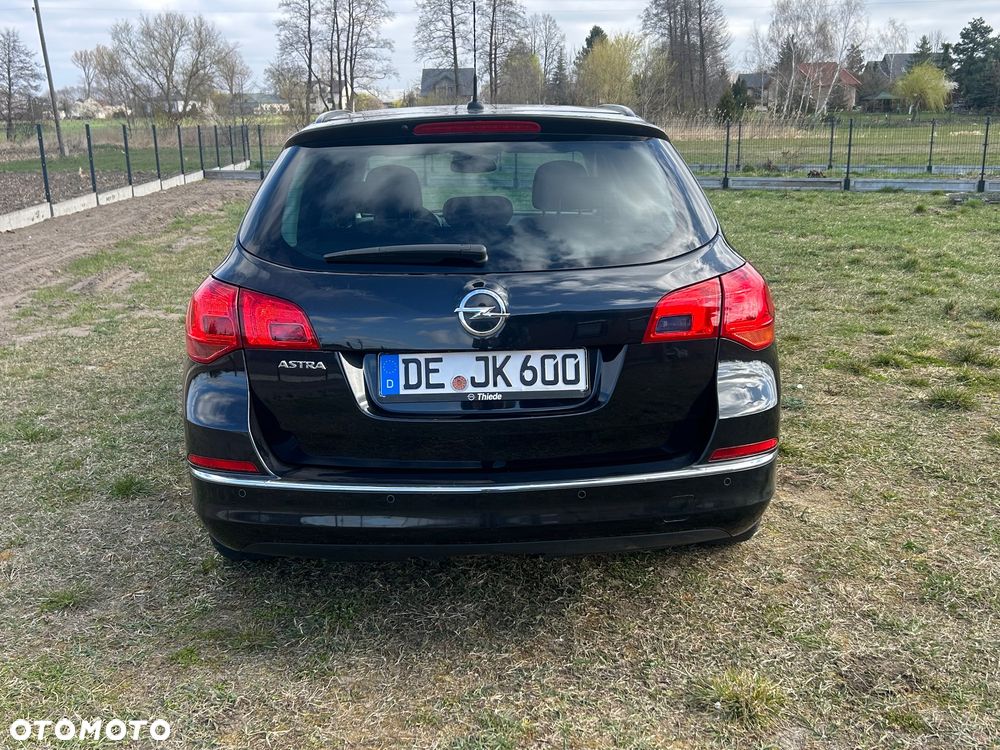 Opel Astra 1.4 Turbo 150 Jahre - 13