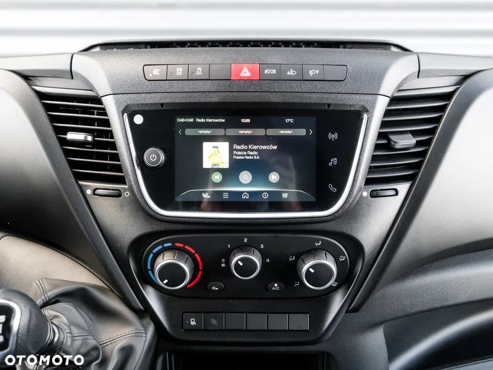 Iveco Daily 35S16H 3.0 kontener z windą - 24