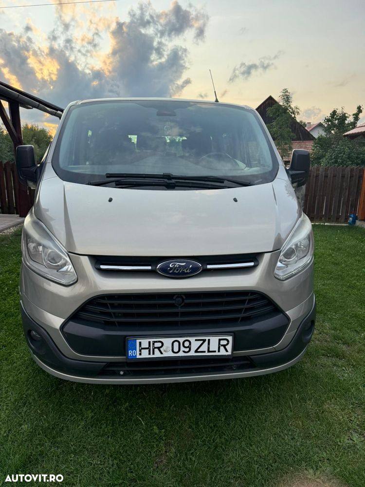 Ford Tourneo Custom - 1