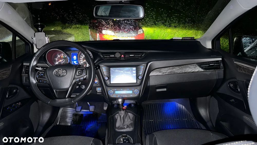 Toyota Avensis 2.0 D-4D Premium - 31