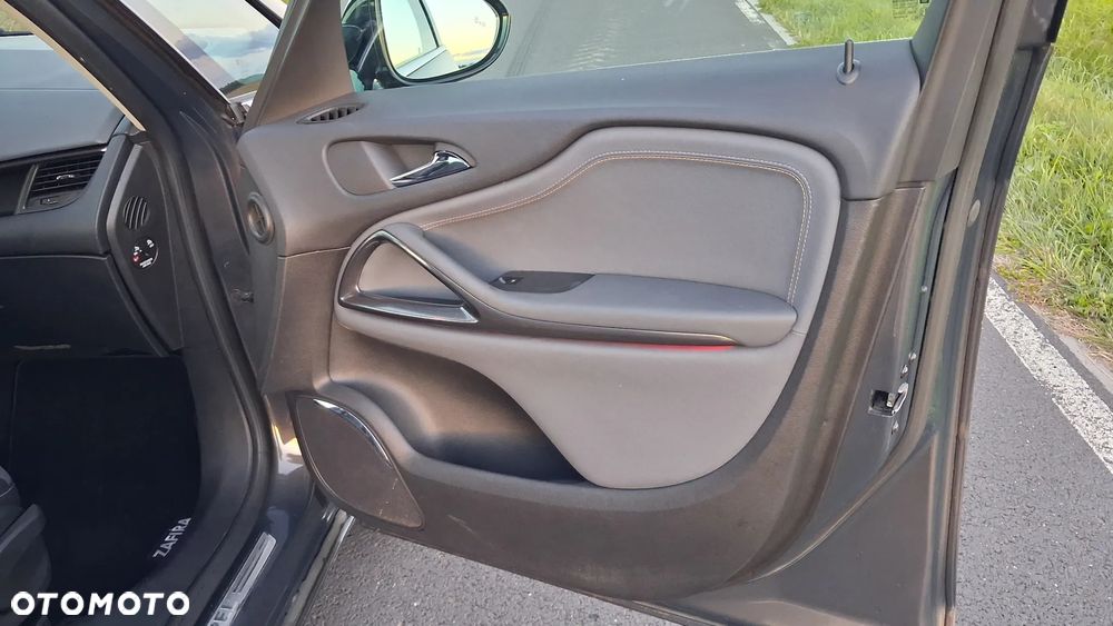 Opel Zafira - 12