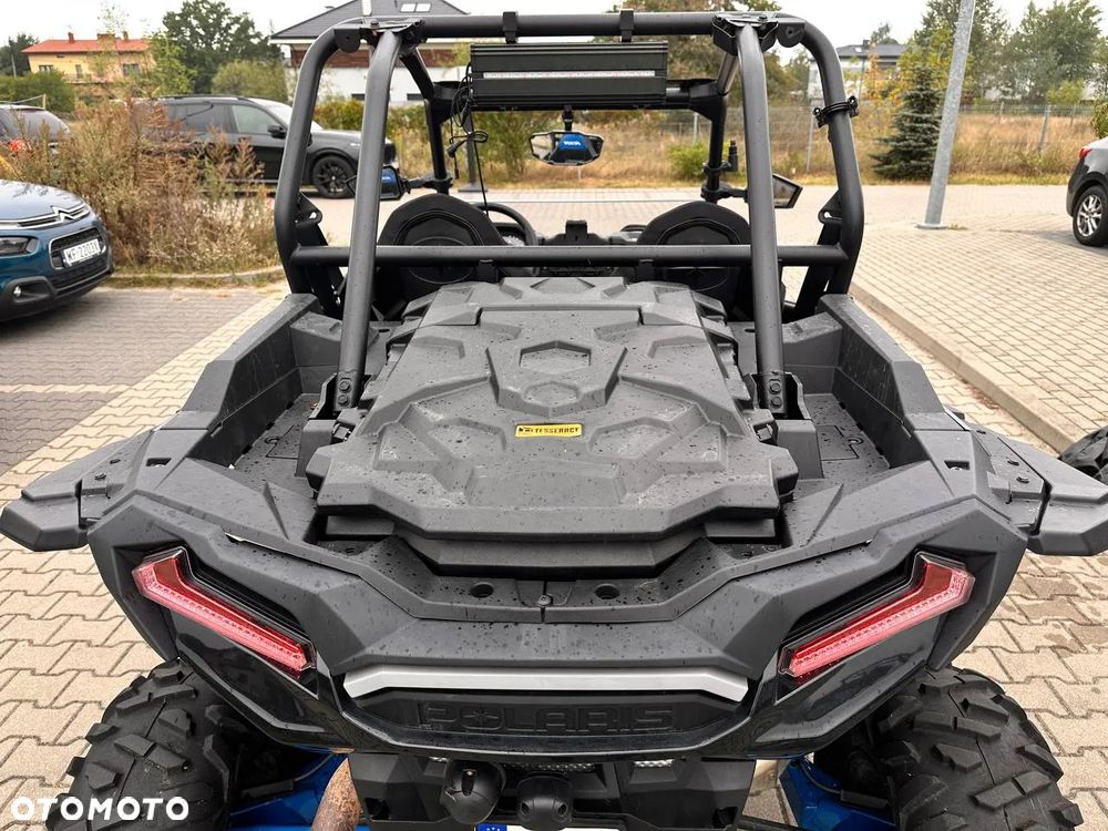 Polaris RZR - 16