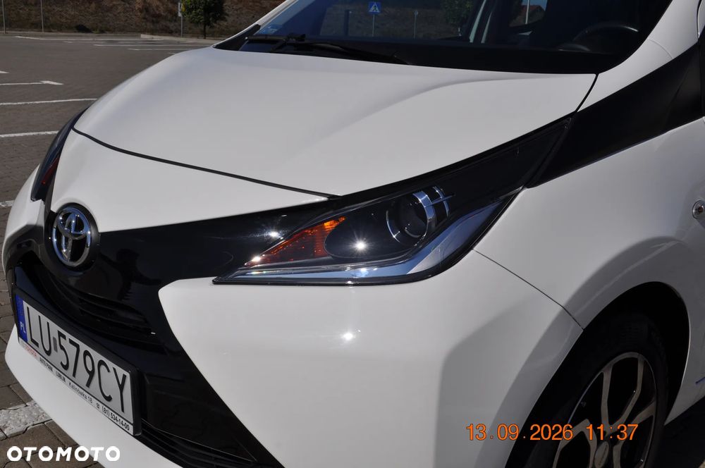 Toyota Aygo x-play touch - 11