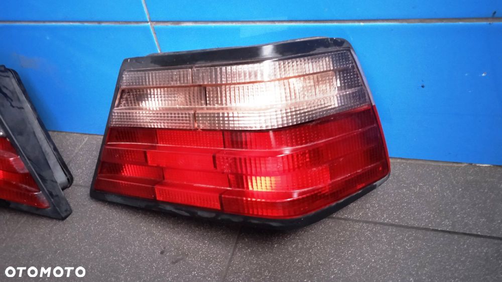 Lampa lewa prawa tylna Mercedes W124 - 3