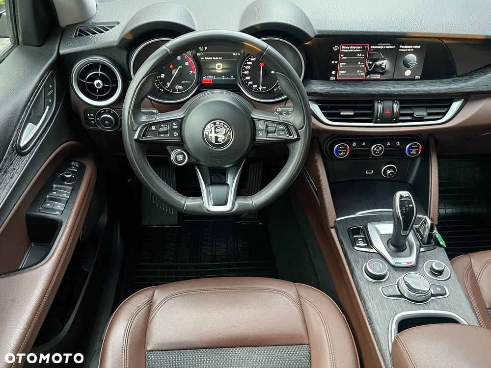 Alfa Romeo Stelvio 2.0 Turbo Sprint Q4 - 17