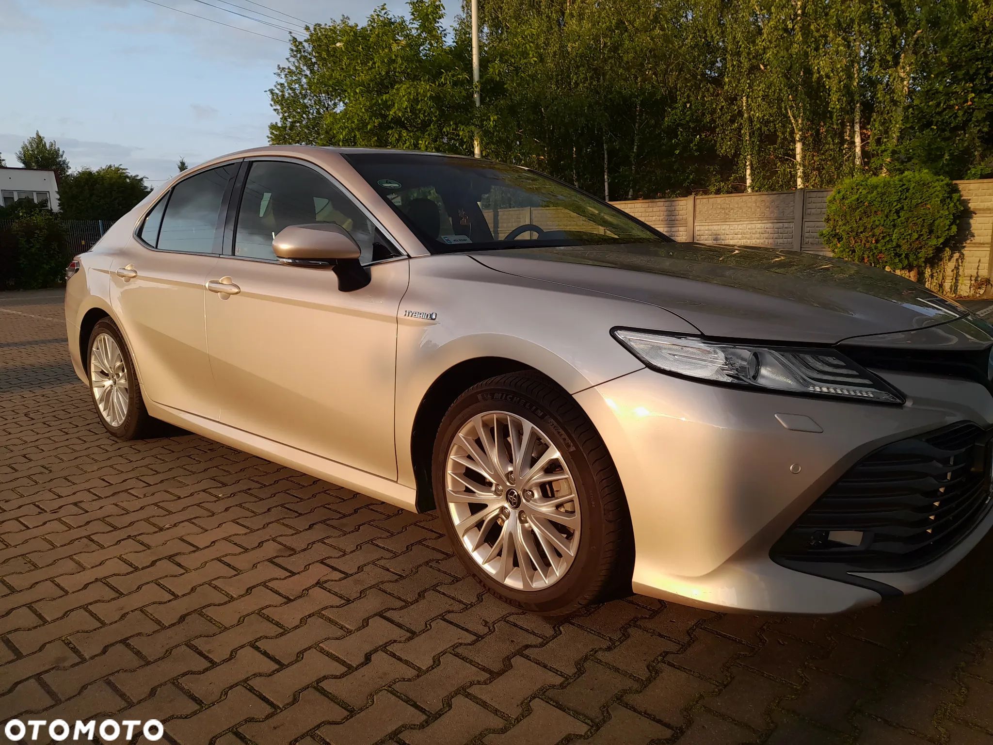 Toyota Camry 2.5 Hybrid Executive CVT - 1