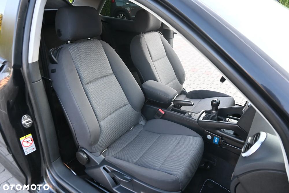 Audi A3 3-drzwiowe 1.6 Attraction - 26