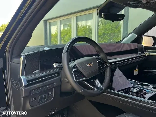 Cadillac Escalade - 4