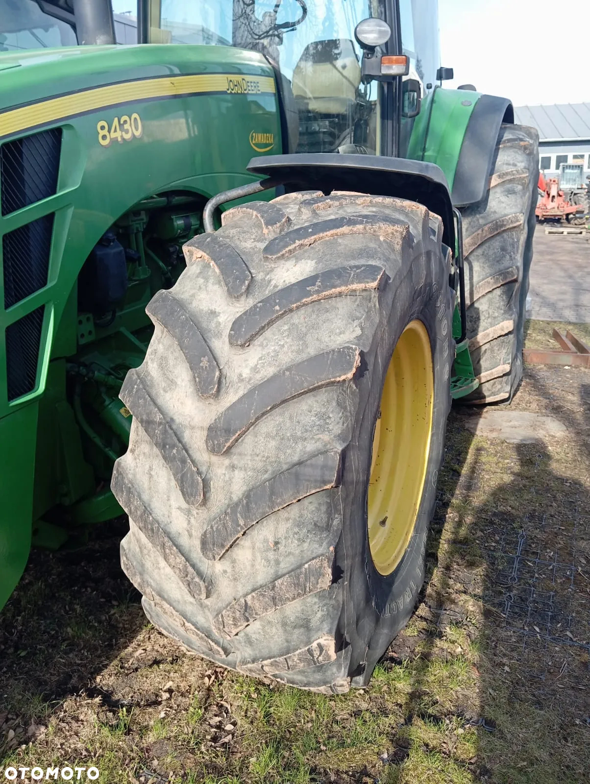 John Deere 8430 - 17