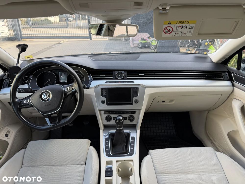 Volkswagen Passat 1.6 TDI BMT City - 9