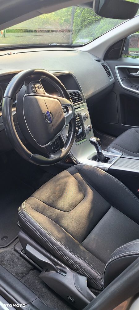 Volvo XC 60 D3 Momentum - 6