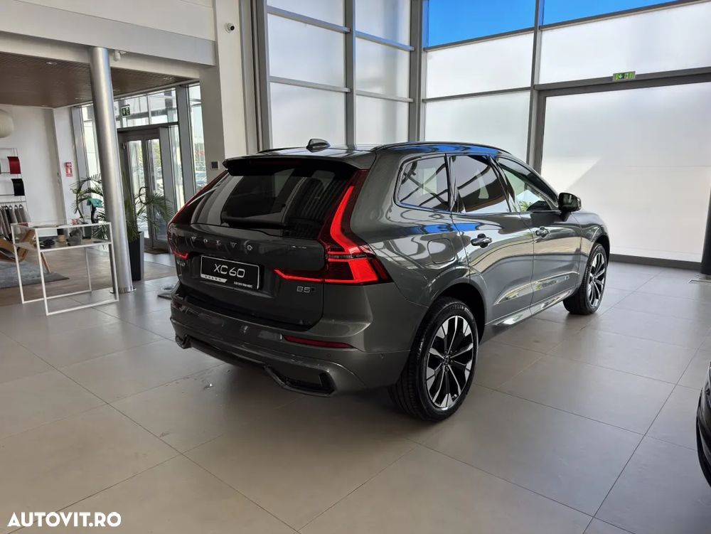 Volvo XC 60 B5 MHEV AT AWD Ultimate Dark - 6