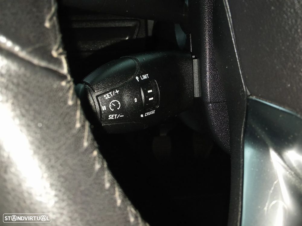 Peugeot 2008 82 VTI Allure - 13