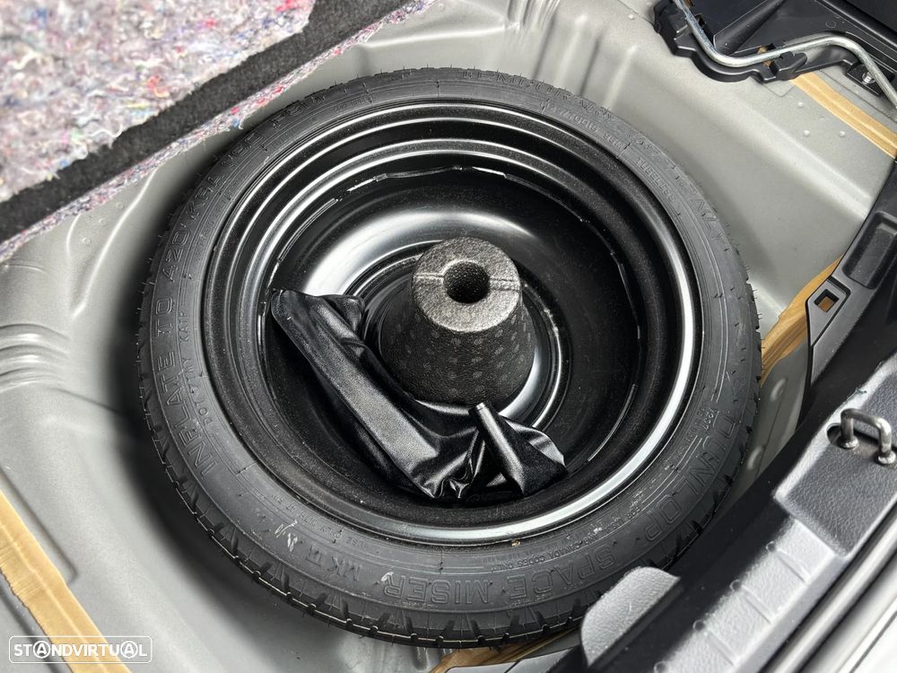 Toyota Yaris 1.5 HSD Comfort+P.Style - 35