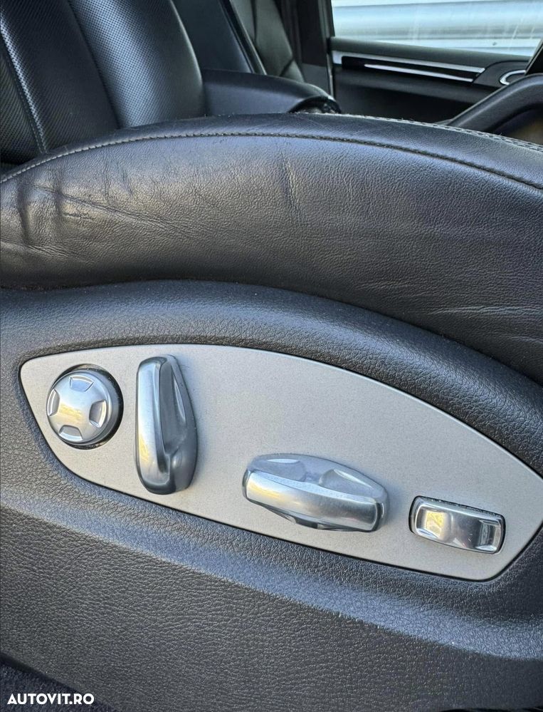 Porsche Cayenne - 14