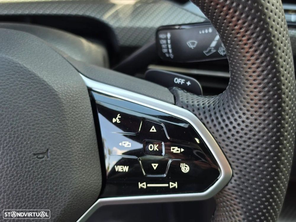 Volkswagen Golf 2.0 TDI R-Line DSG — fotografia 12