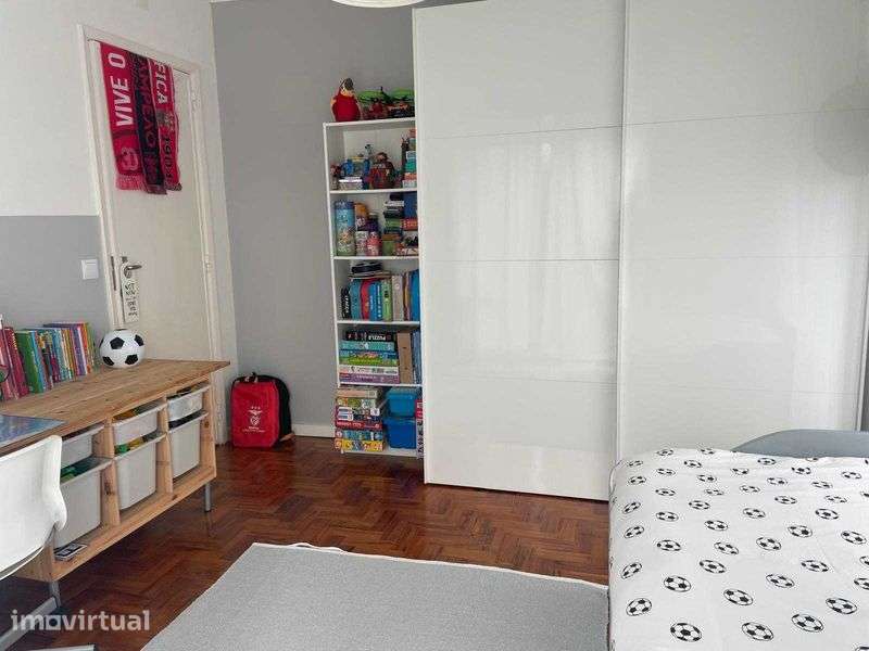 Andar de Moradia T3/ Logradouro/Churrasqueira/Garagem Queijas - Grande imagem: 2/12