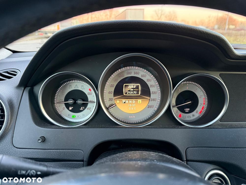 Mercedes-Benz Klasa C 180 CGI Automatik BlueEFFICIENCY Elegance - 8